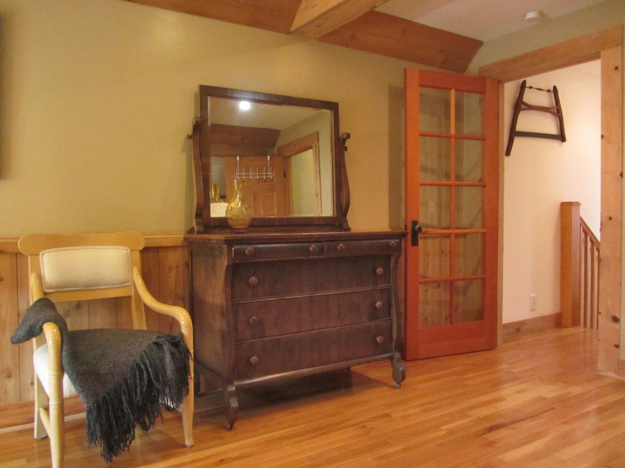 4_Upstairs_3Bed 3Bath Siskiyou Vacation Home_McCloud Vacation Home_California Vacation Home_www.McCloudVacationHome.com_Vacation Home in McCloud California_Mt. Shasta Vacation Home_Mt. Shasta Ski Park_Northern