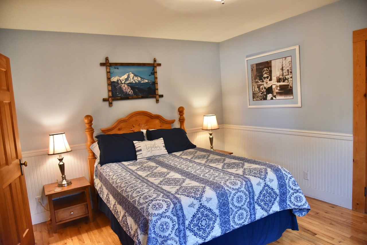 Downstairs Bed_3Bed 3Bath Siskiyou Vacation Home_McCloud Vacation Home_California Vacation Home_www.McCloudVacationHome.com_Vacation Home in McCloud California_Mt. Shasta Vacation Home_Mt. Shasta Ski Park_No