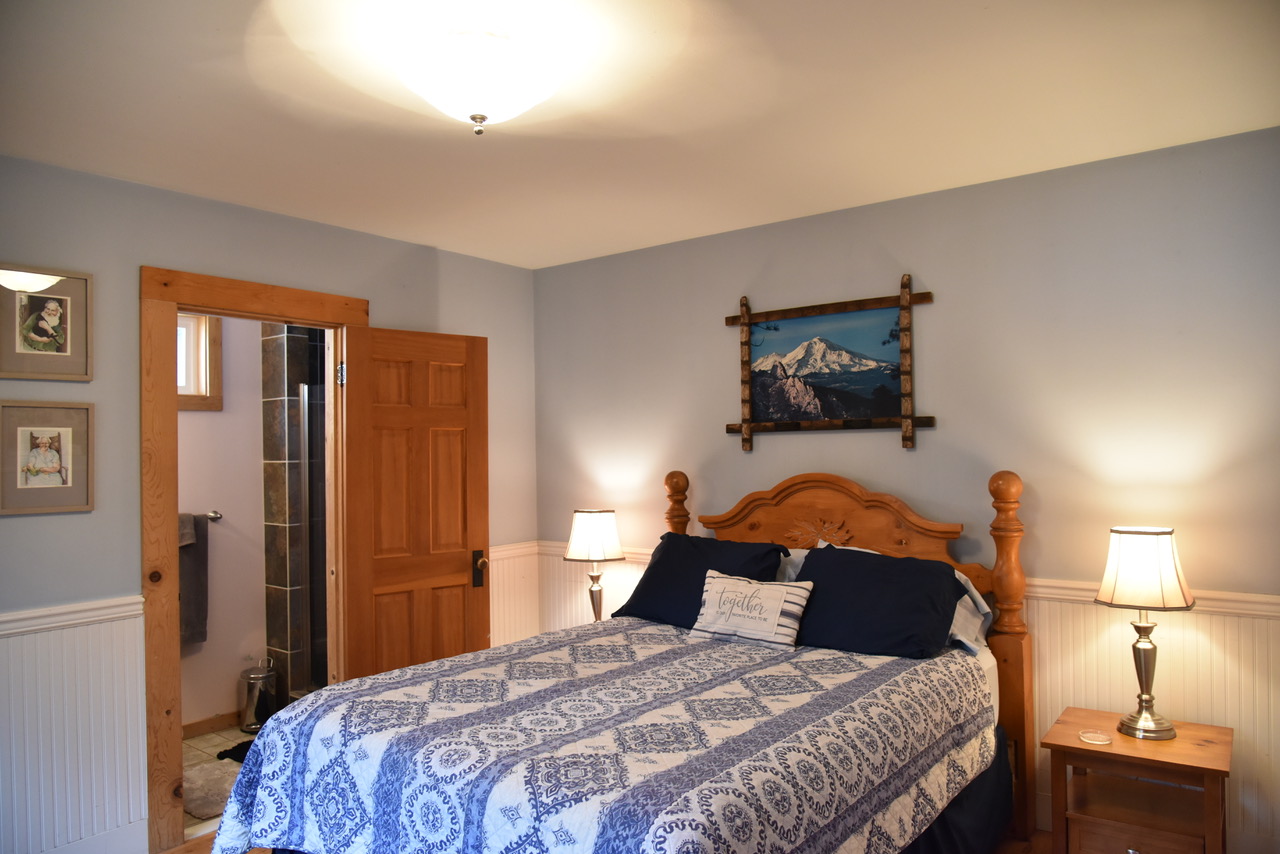 Downstairs Bed_3Bed 3Bath Siskiyou Vacation Home_McCloud Vacation Home_California Vacation Home_www.McCloudVacationHome.com_Vacation Home in McCloud California_Mt. Shasta Vacation Home_Mt. Shasta Ski Park_No