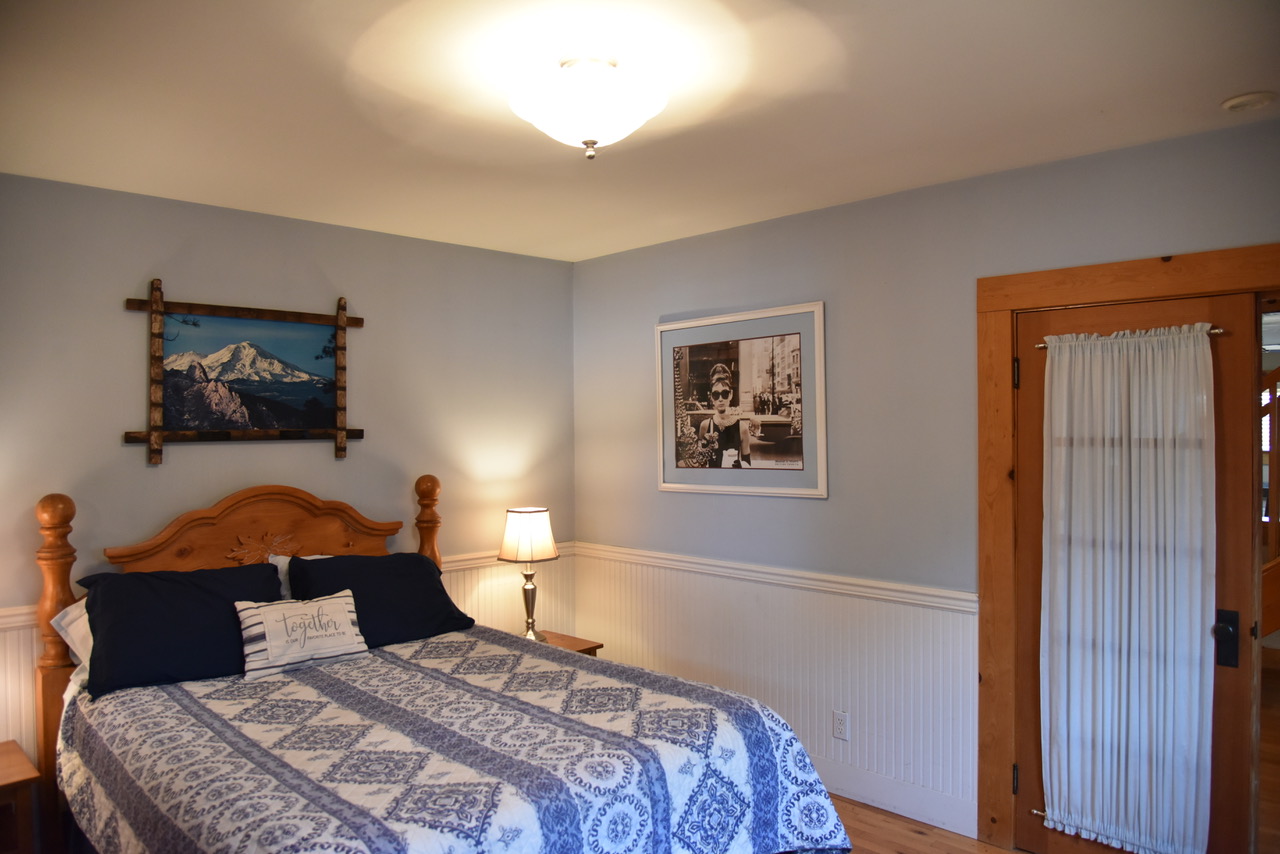 Downstairs Bed_3Bed 3Bath Siskiyou Vacation Home_McCloud Vacation Home_California Vacation Home_www.McCloudVacationHome.com_Vacation Home in McCloud California_Mt. Shasta Vacation Home_Mt. Shasta Ski Park_No