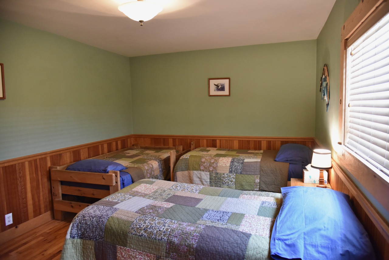 Bunk Room_3Bed 3Bath Siskiyou Vacation Home_McCloud Vacation Home_California Vacation Home_www.McCloudVacationHome.com_Vacation Home in McCloud California_Mt. Shasta Vacation Home_Mt. Shasta Ski Park_Norther