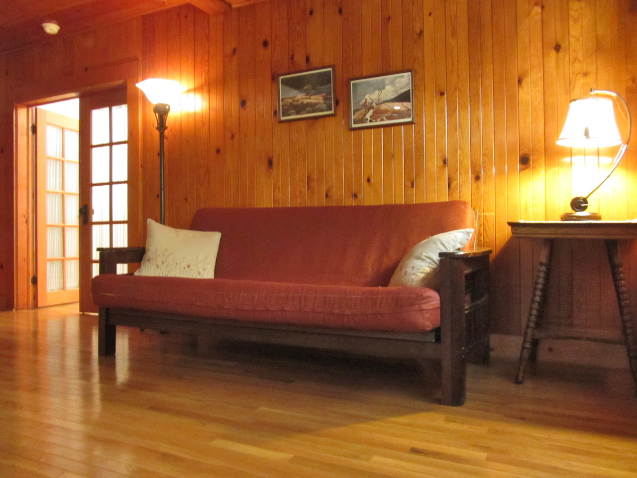 Den_3Bed 3Bath Siskiyou Vacation Home_McCloud Vacation Home_California Vacation Home_www.McCloudVacationHome.com_Vacation Home in McCloud California_Mt. Shasta Vacation Home_Mt. Shasta Ski Park_Northern Cali