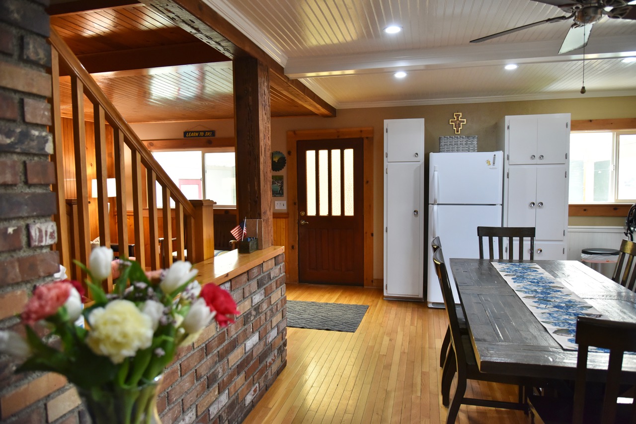 Kitchen_3Bed 3Bath Siskiyou Vacation Home_McCloud Vacation Home_California Vacation Home_www.McCloudVacationHome.com_Vacation Home in McCloud California_Mt. Shasta Vacation Home_Mt. Shasta Ski Park_Northern